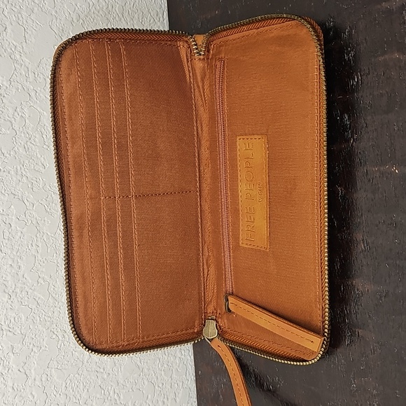 FREE PEOPLE Wristlet - Picture 8 of 8